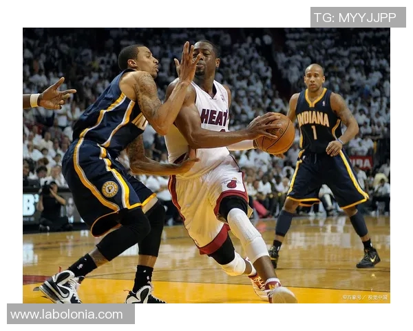 勇士与热火激战正酣精彩瞬间回顾与分析尽在QQ国语直播中